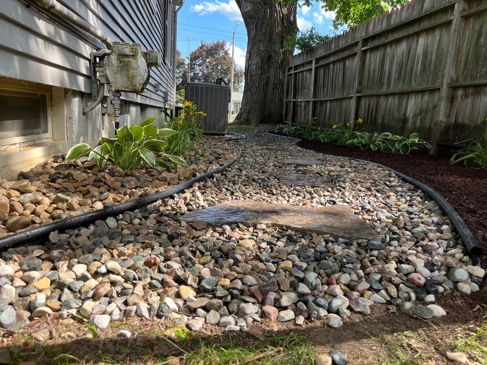 Gallery photos for Flagstone Walkway Lansing Backyard: Image #2