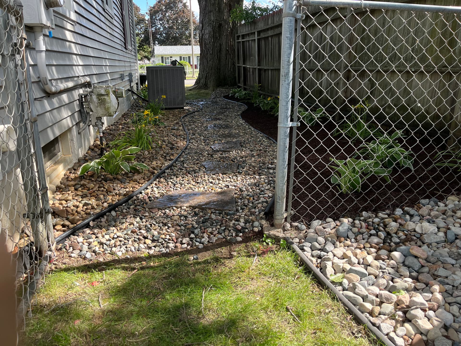 Gallery photos for Flagstone Walkway Lansing Backyard: Image #5
