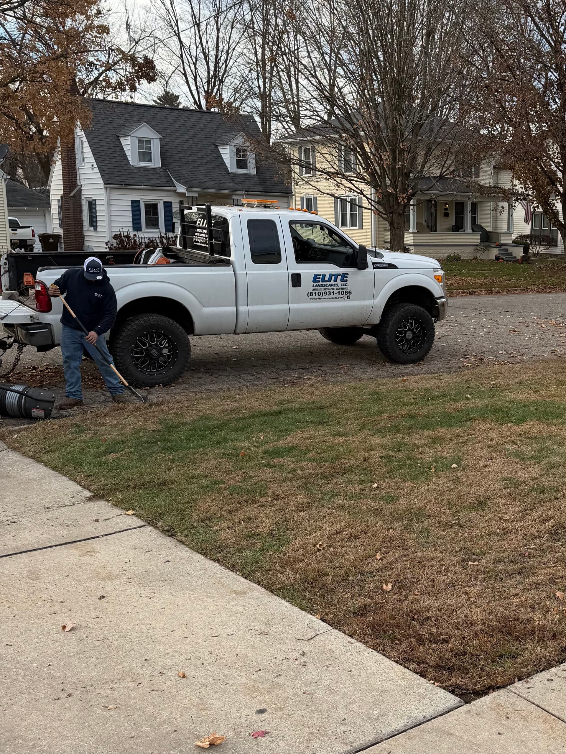 Gallery photos for Expert Fall Cleanups by Elite Landscapes: Image #4